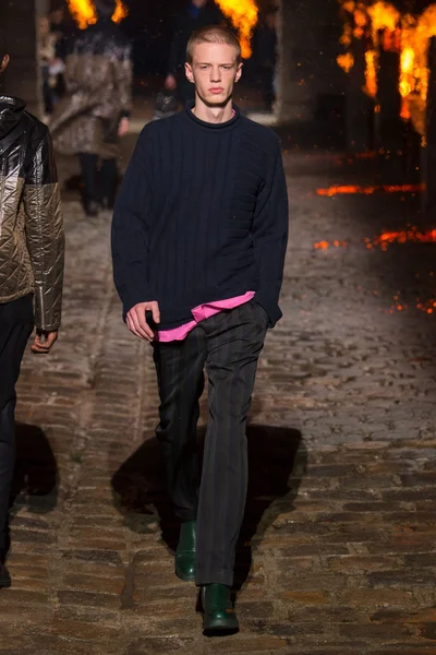 Look 34